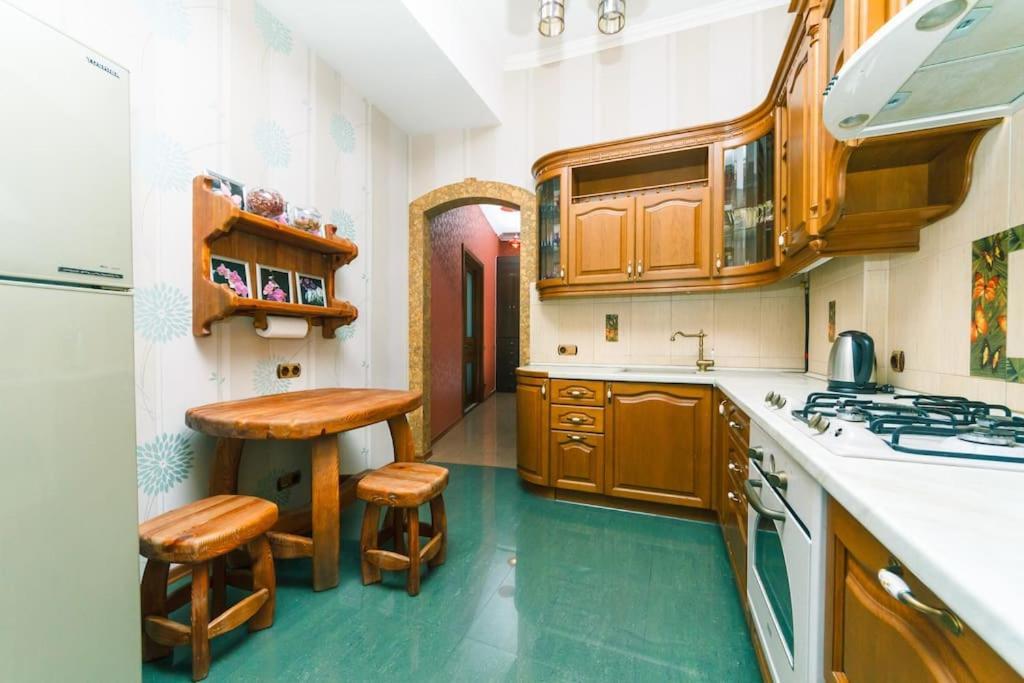 Apartment With View On Inpedendence Square Khreshchatyk Kiev Exteriör bild