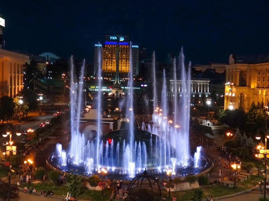 Apartment With View On Inpedendence Square Khreshchatyk Kiev Exteriör bild