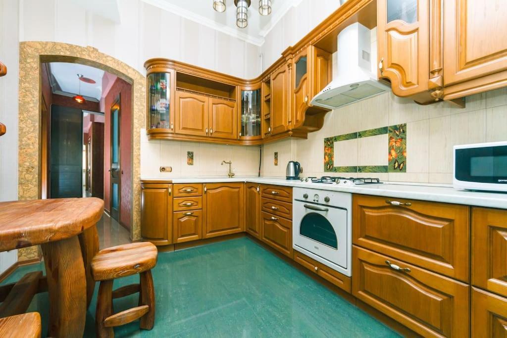 Apartment With View On Inpedendence Square Khreshchatyk Kiev Exteriör bild