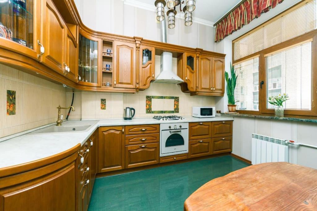 Apartment With View On Inpedendence Square Khreshchatyk Kiev Exteriör bild
