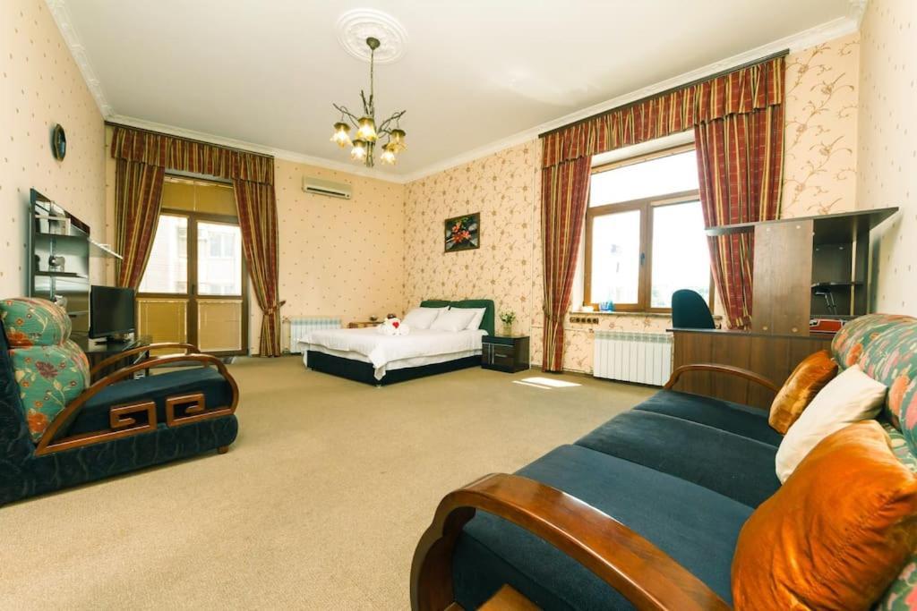 Apartment With View On Inpedendence Square Khreshchatyk Kiev Exteriör bild