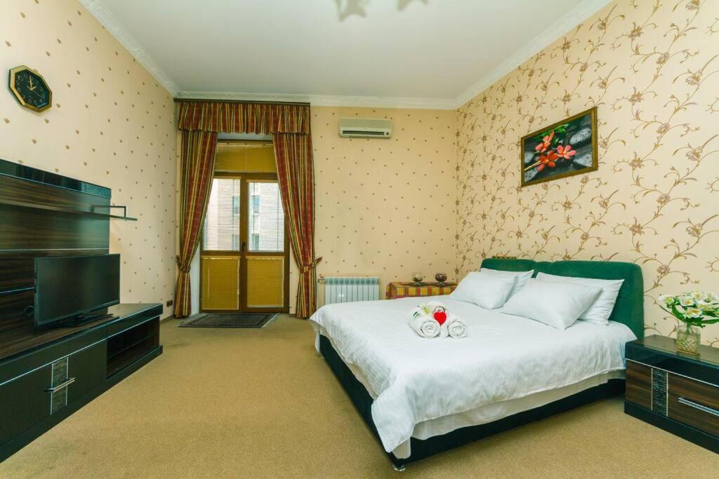 Apartment With View On Inpedendence Square Khreshchatyk Kiev Exteriör bild
