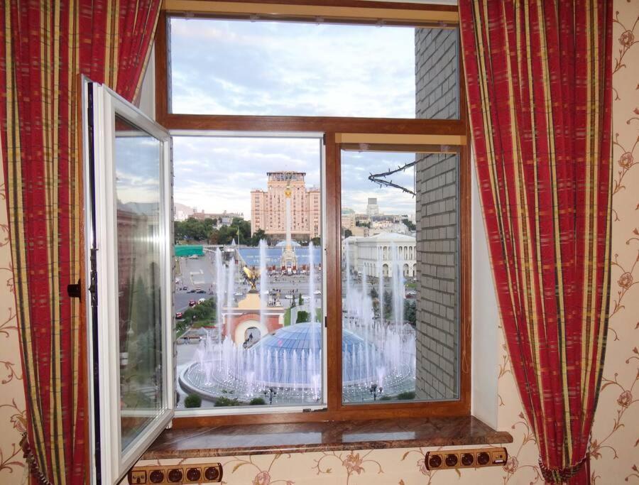Apartment With View On Inpedendence Square Khreshchatyk Kiev Exteriör bild